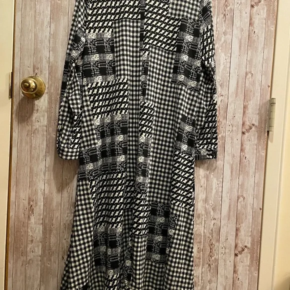 Attitudes by Renee Monochrome Patchwork Dress - Picture 7 of 7